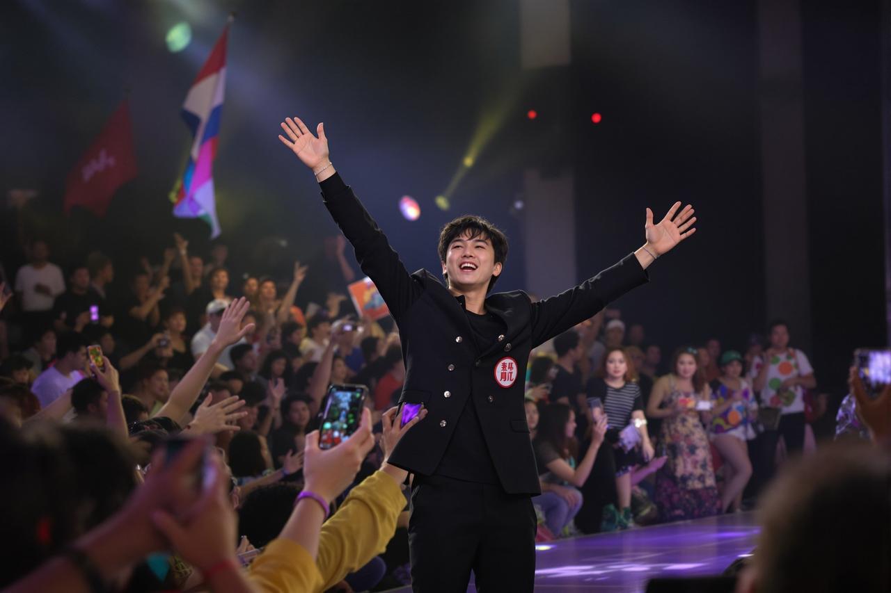 蘑菇视频影迷见面会圆满举行，万名粉丝热情参与