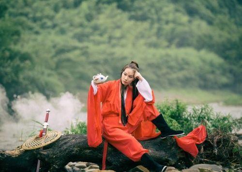 笑傲江湖的故事背景,江湖风云再起，剑气纵横的武林传奇