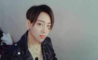 魏巡照片,光影中的音乐使者