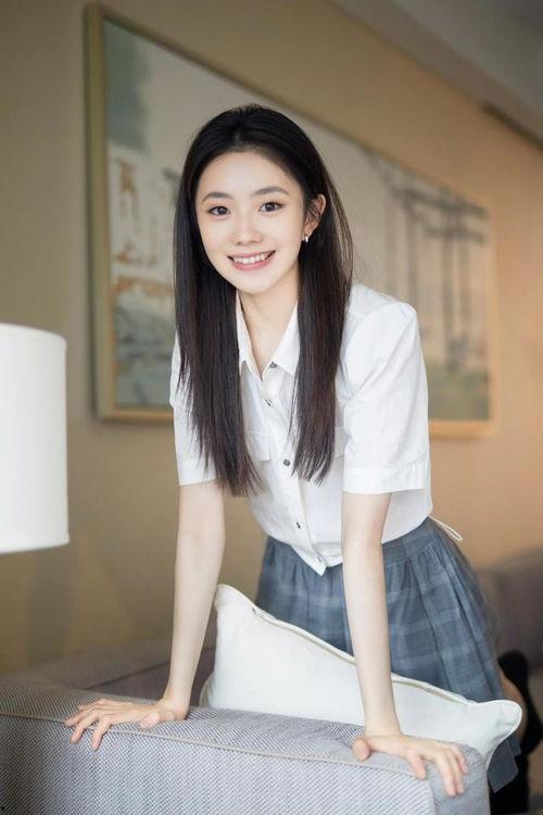 谢妮家庭背景,出身名门，传承家族荣耀的励志人生